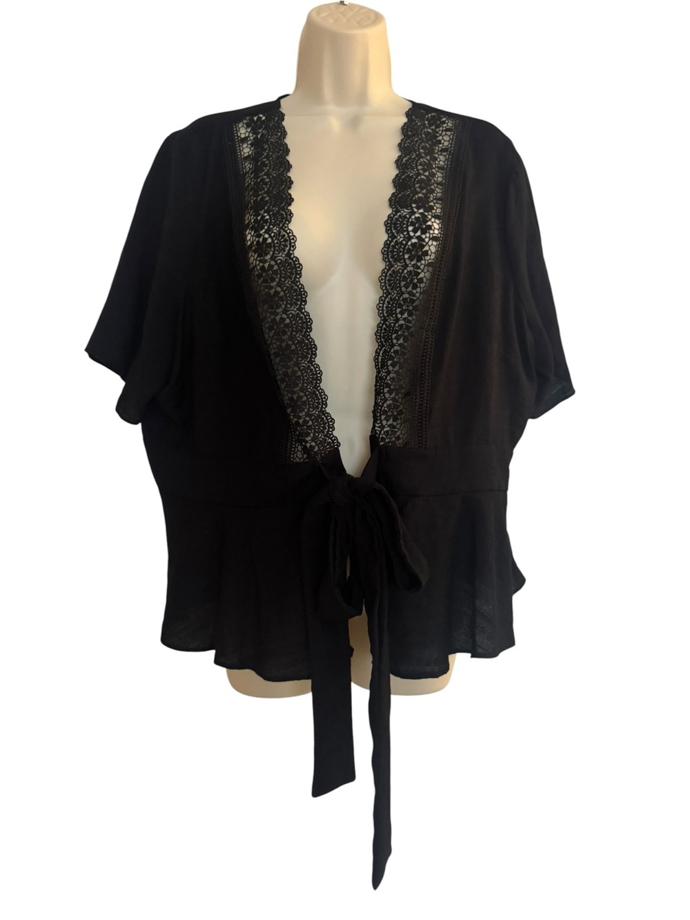 Front Tie Women’s Express Lace Trim Top Size XL Color Black Sz XL